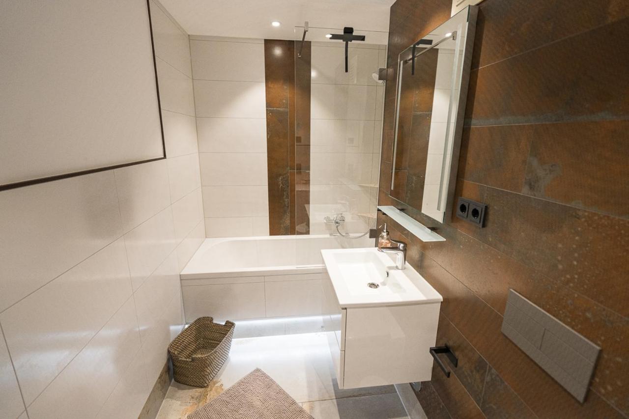 Stylisches Apartment Im Herzen Von Dresden + Parkplatz + Netflix + Self Check-In Dış mekan fotoğraf
